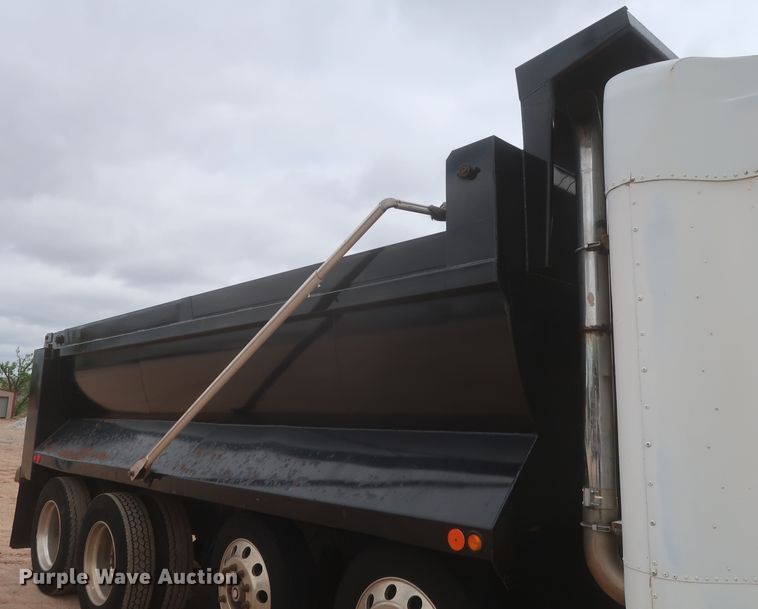 image for item DJ1894 2000 Freightliner FLD120  dump truck