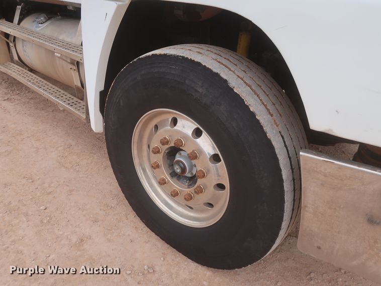 image for item DJ1894 2000 Freightliner FLD120  dump truck