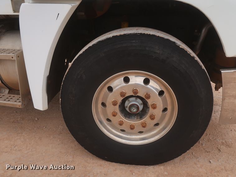 image for item DJ1894 2000 Freightliner FLD120  dump truck