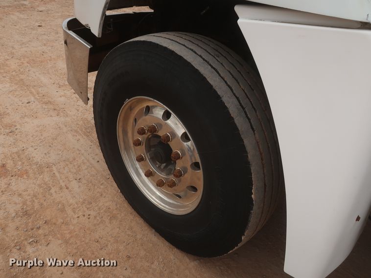 image for item DJ1894 2000 Freightliner FLD120  dump truck