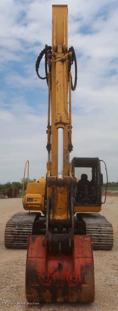 image for item DJ1896 2002 John Deere 200C LC  excavator