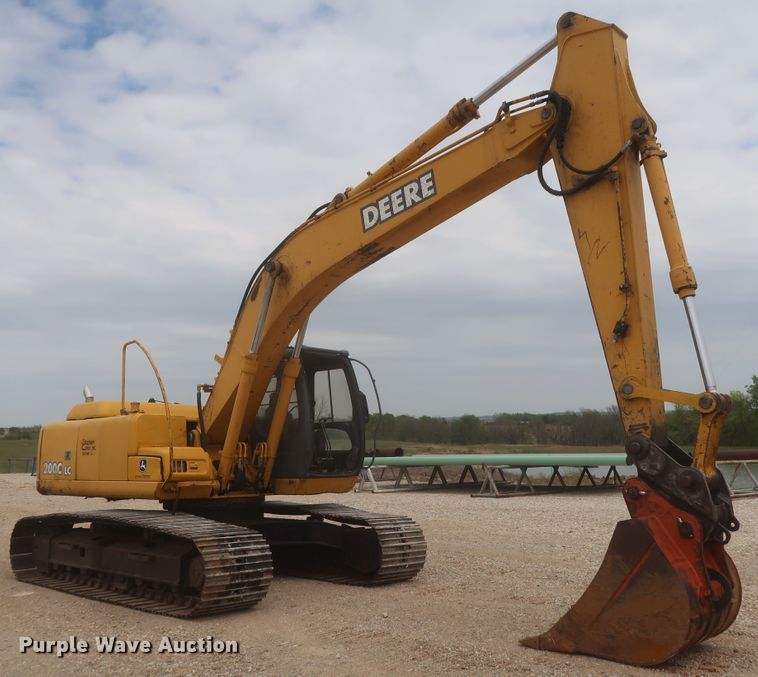 image for item DJ1896 2002 John Deere 200C LC  excavator
