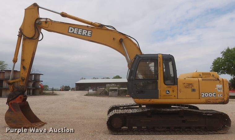 image for item DJ1896 2002 John Deere 200C LC  excavator