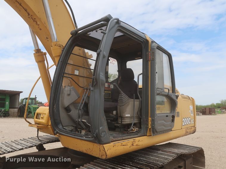 image for item DJ1896 2002 John Deere 200C LC  excavator