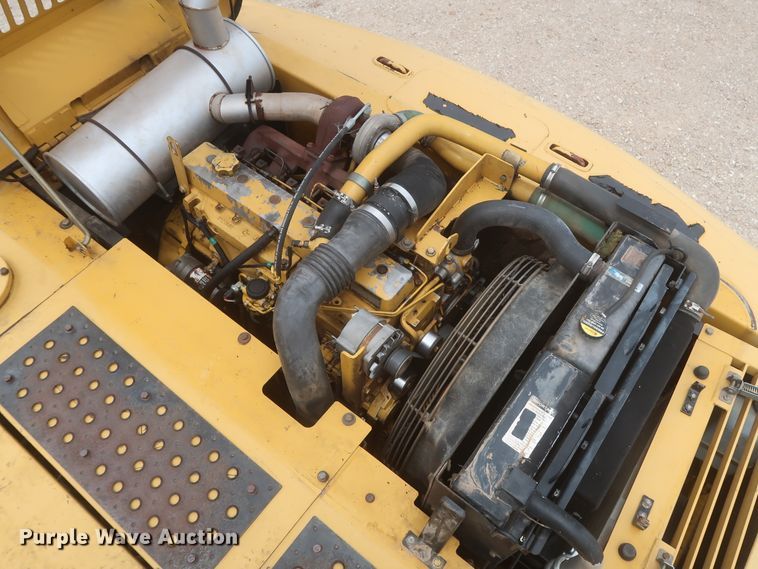 image for item DJ1896 2002 John Deere 200C LC  excavator