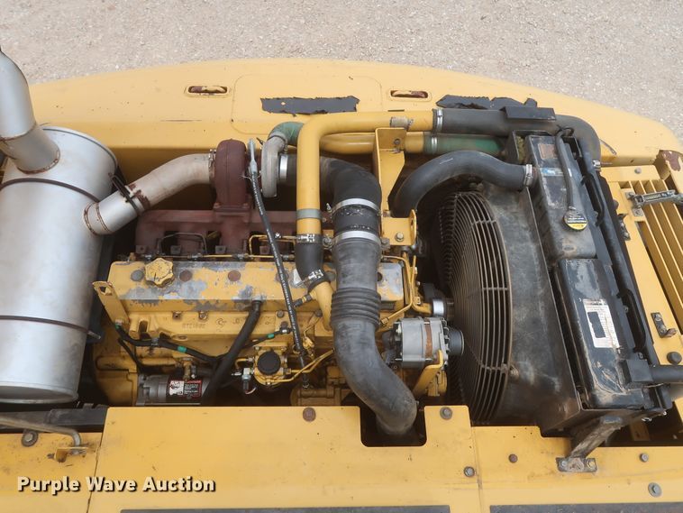 image for item DJ1896 2002 John Deere 200C LC  excavator