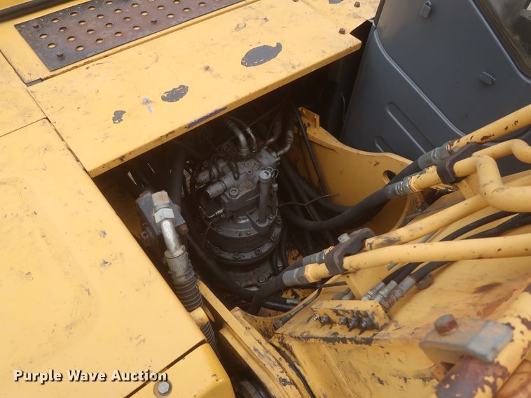 image for item DJ1896 2002 John Deere 200C LC  excavator