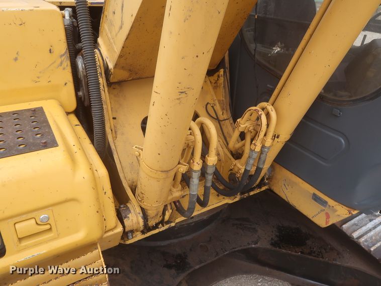 image for item DJ1896 2002 John Deere 200C LC  excavator