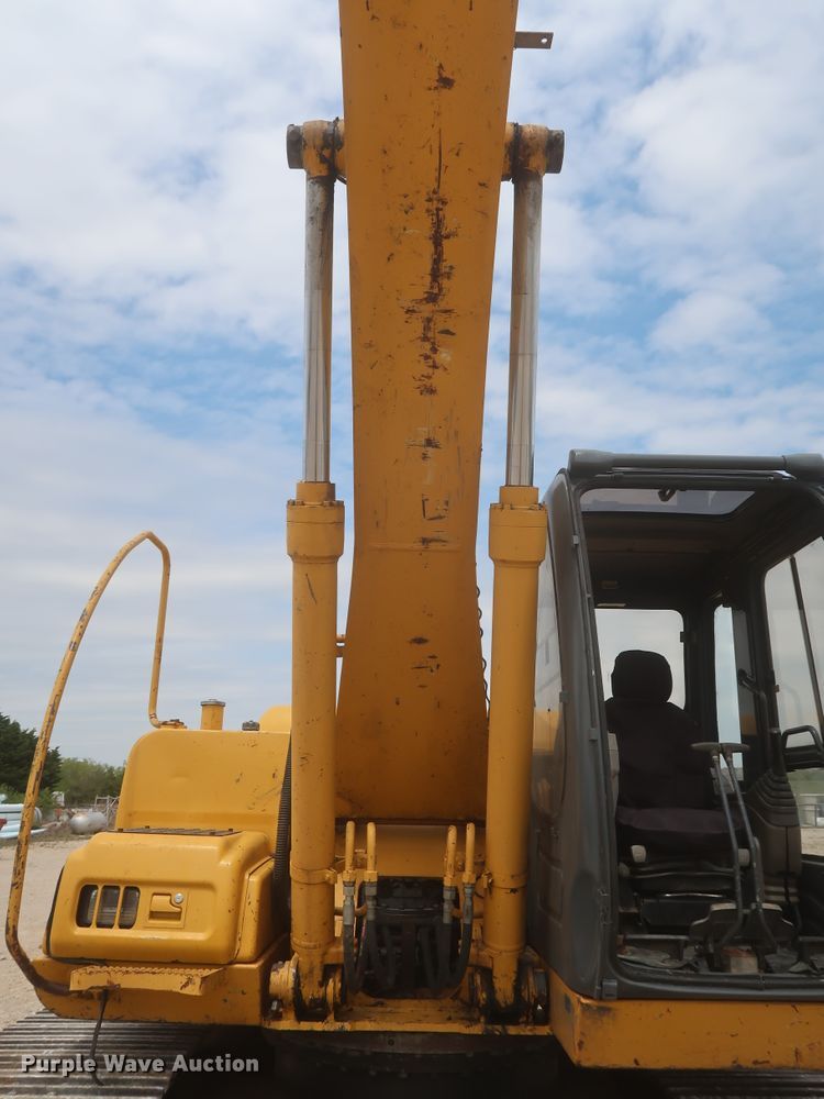 image for item DJ1896 2002 John Deere 200C LC  excavator