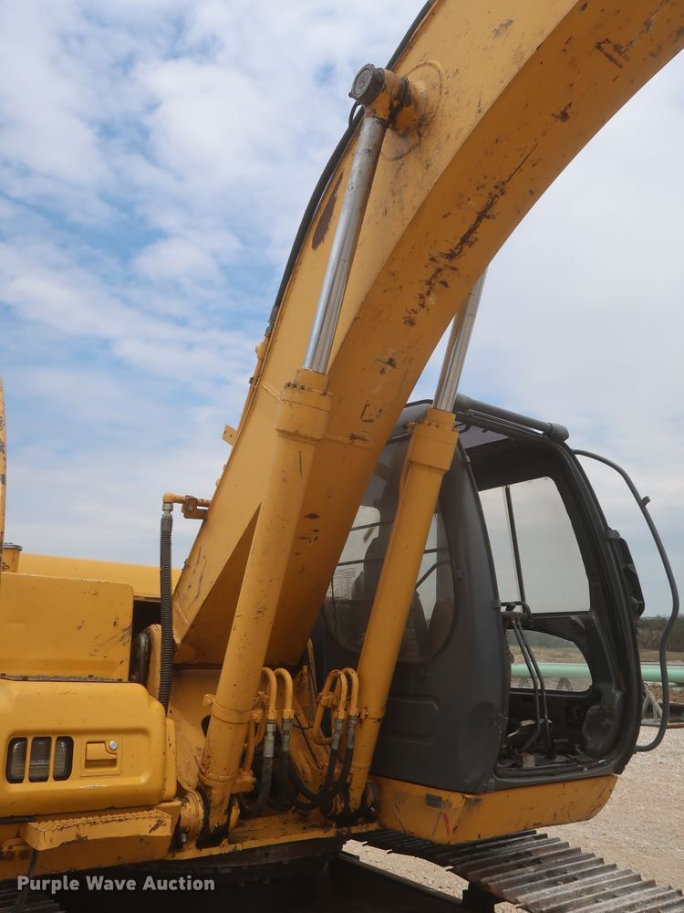 image for item DJ1896 2002 John Deere 200C LC  excavator