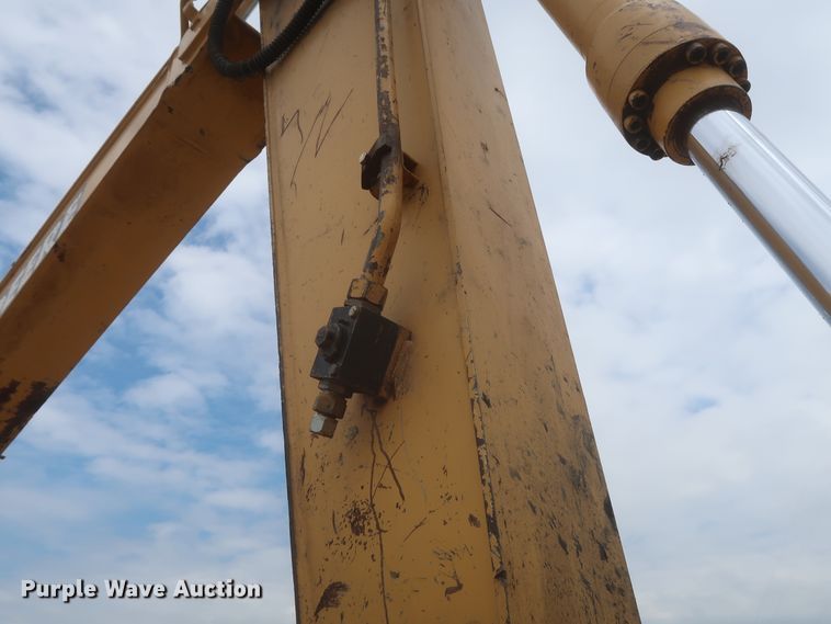 image for item DJ1896 2002 John Deere 200C LC  excavator