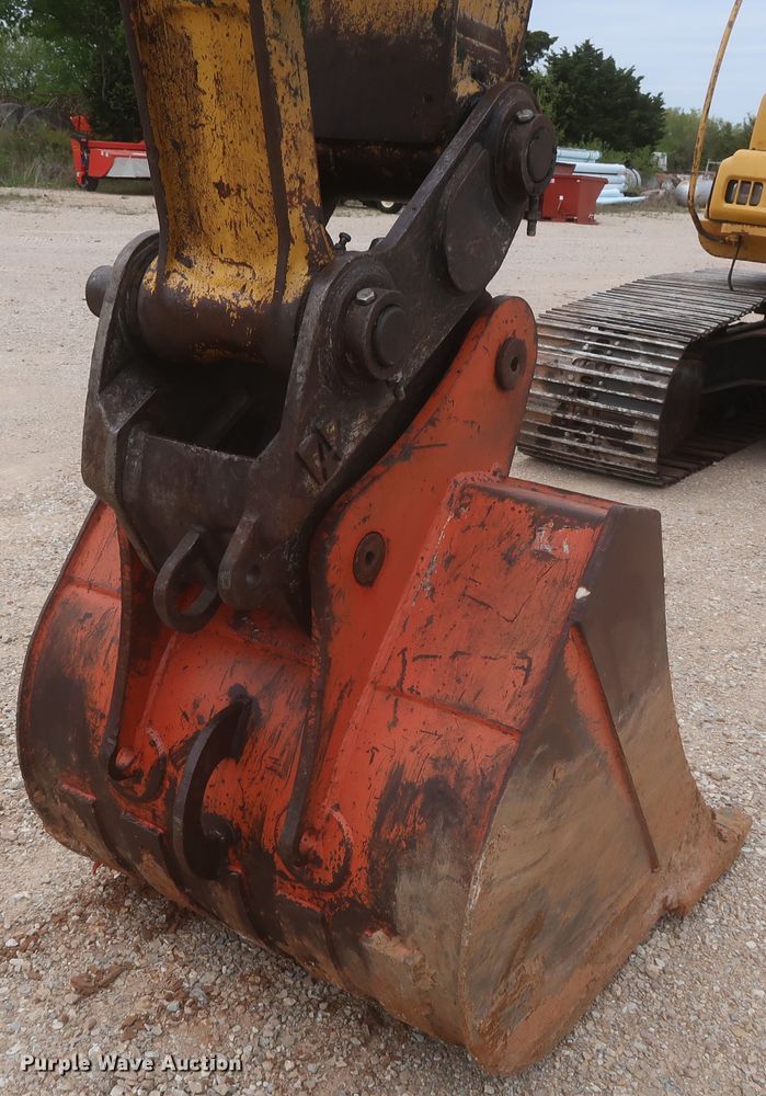 image for item DJ1896 2002 John Deere 200C LC  excavator