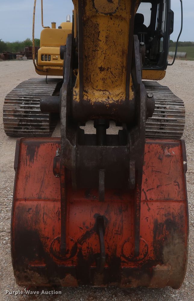 image for item DJ1896 2002 John Deere 200C LC  excavator