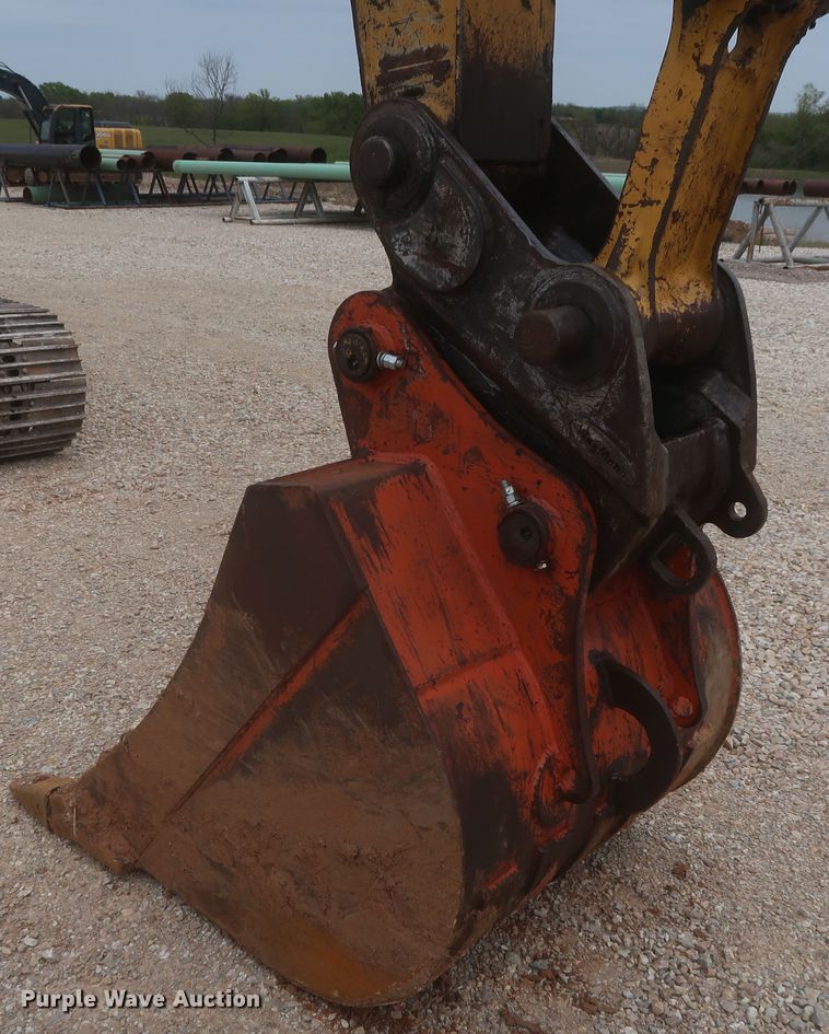 image for item DJ1896 2002 John Deere 200C LC  excavator