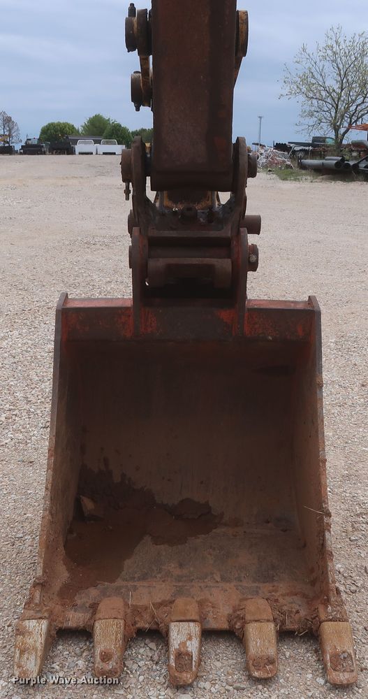 image for item DJ1896 2002 John Deere 200C LC  excavator