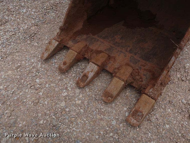 image for item DJ1896 2002 John Deere 200C LC  excavator