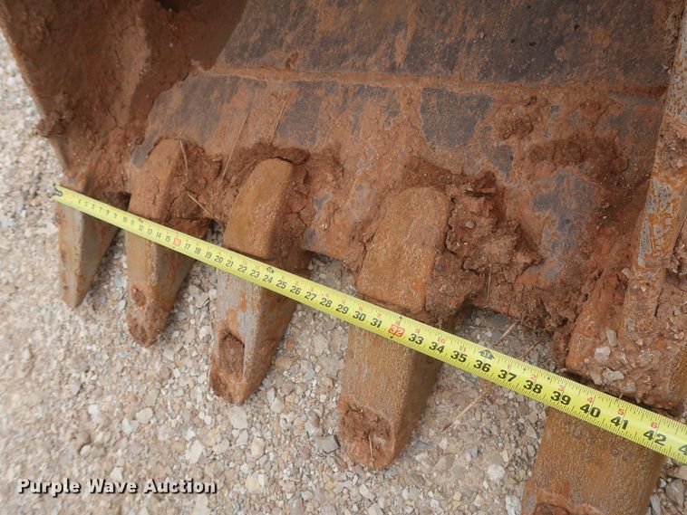 image for item DJ1896 2002 John Deere 200C LC  excavator