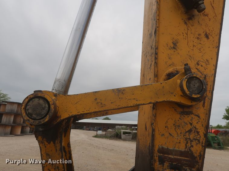 image for item DJ1896 2002 John Deere 200C LC  excavator