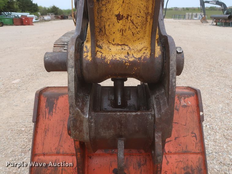 image for item DJ1896 2002 John Deere 200C LC  excavator