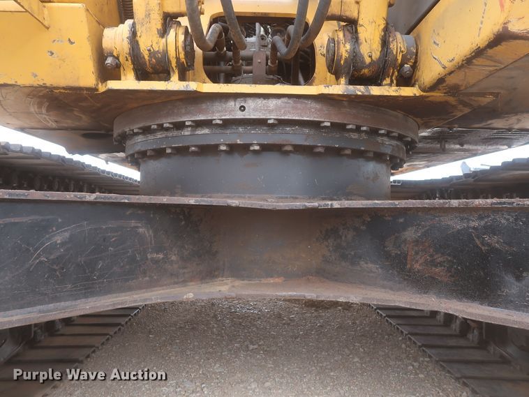 image for item DJ1896 2002 John Deere 200C LC  excavator