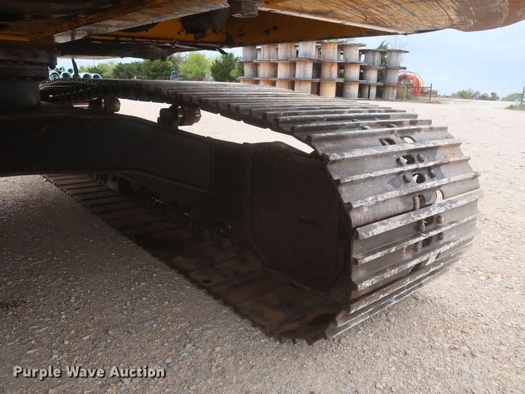 image for item DJ1896 2002 John Deere 200C LC  excavator