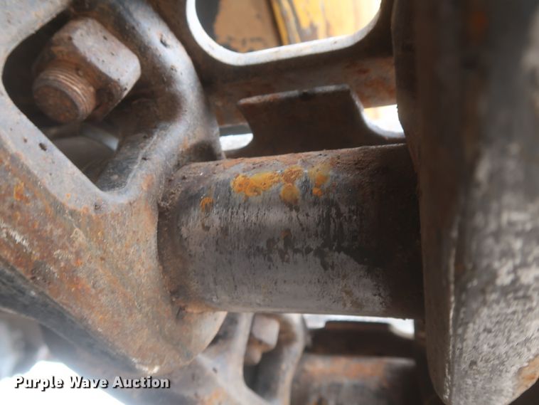 image for item DJ1896 2002 John Deere 200C LC  excavator