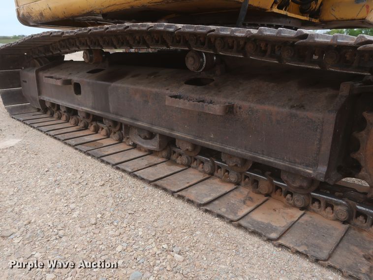 image for item DJ1896 2002 John Deere 200C LC  excavator