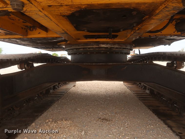 image for item DJ1896 2002 John Deere 200C LC  excavator