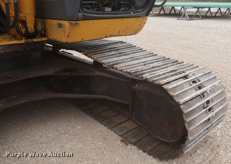 image for item DJ1896 2002 John Deere 200C LC  excavator