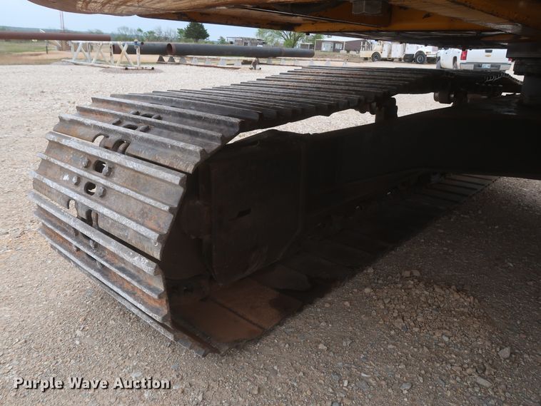 image for item DJ1896 2002 John Deere 200C LC  excavator