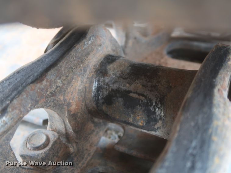 image for item DJ1896 2002 John Deere 200C LC  excavator