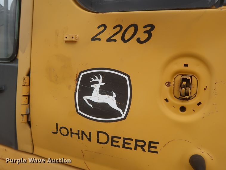 image for item DJ1896 2002 John Deere 200C LC  excavator