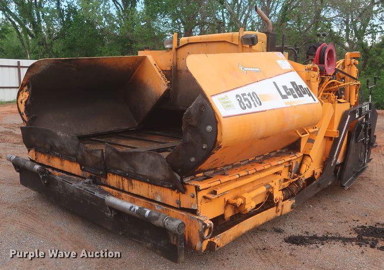 image for item DJ1903 2006 LeeBoy L8510T  paver