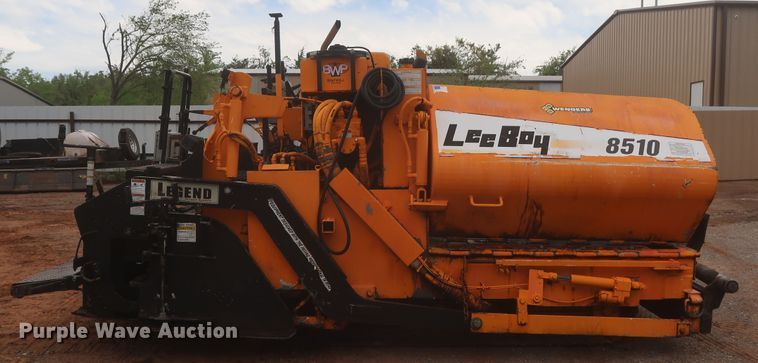 image for item DJ1903 2006 LeeBoy L8510T  paver