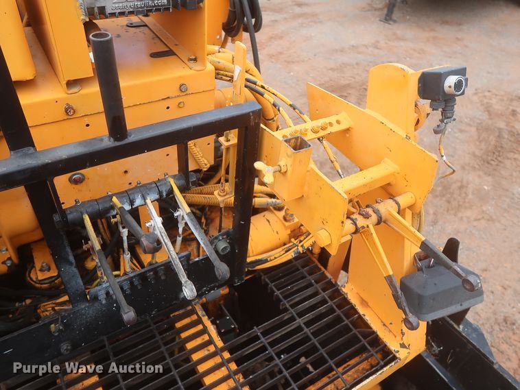 image for item DJ1903 2006 LeeBoy L8510T  paver