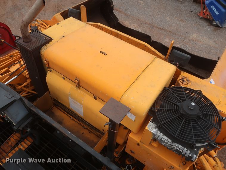 image for item DJ1903 2006 LeeBoy L8510T  paver