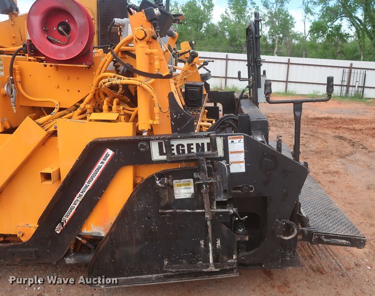 image for item DJ1903 2006 LeeBoy L8510T  paver