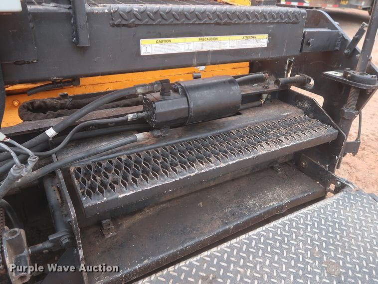 image for item DJ1903 2006 LeeBoy L8510T  paver