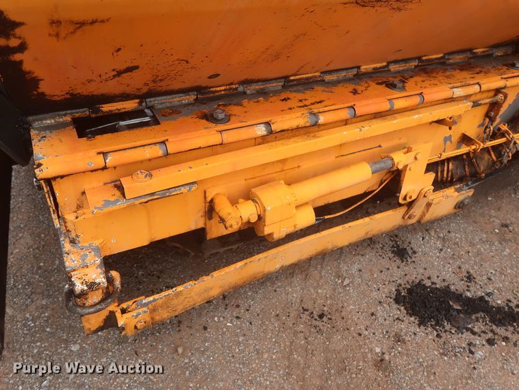 image for item DJ1903 2006 LeeBoy L8510T  paver