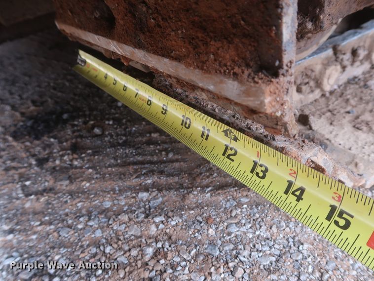 image for item DJ1903 2006 LeeBoy L8510T  paver