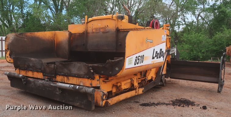 image for item DJ1903 2006 LeeBoy L8510T  paver