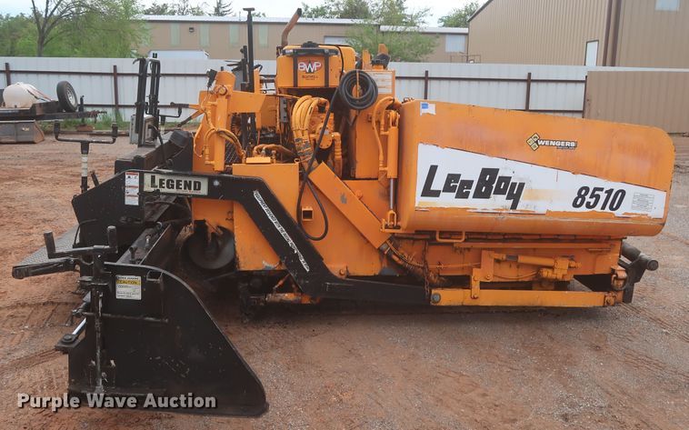 image for item DJ1903 2006 LeeBoy L8510T  paver