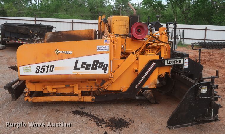 image for item DJ1903 2006 LeeBoy L8510T  paver