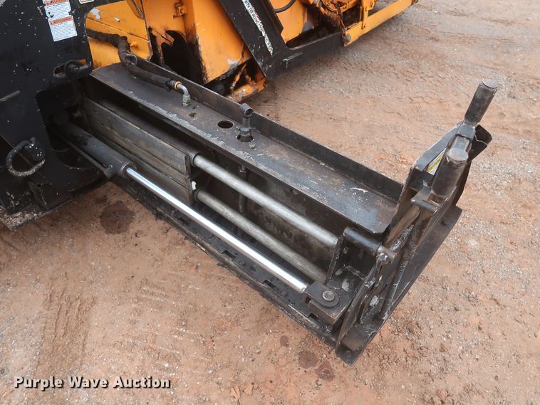 image for item DJ1903 2006 LeeBoy L8510T  paver