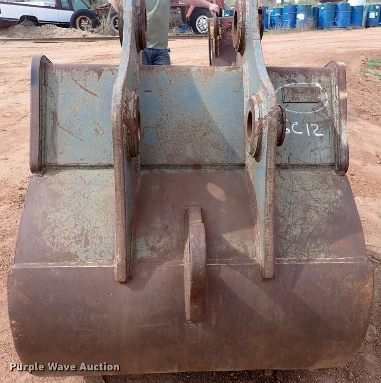 image for item DJ5526 TAG  42"W excavator bucket