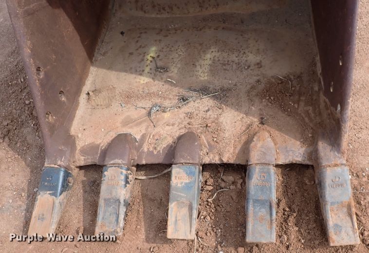 image for item DJ5526 TAG  42"W excavator bucket