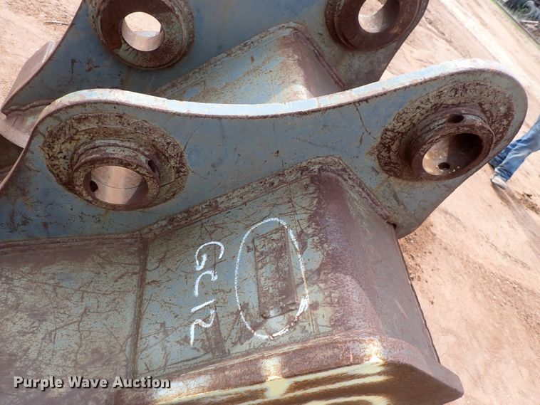 image for item DJ5526 TAG  42"W excavator bucket