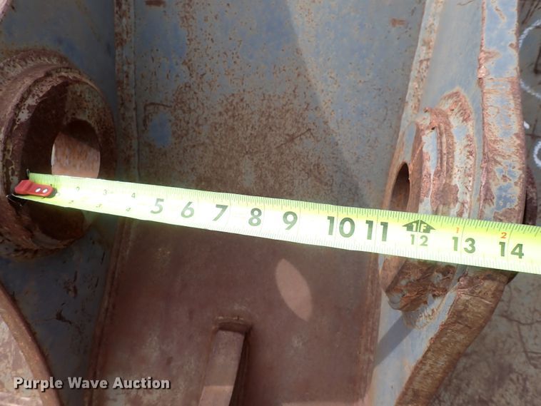 image for item DJ5526 TAG  42"W excavator bucket