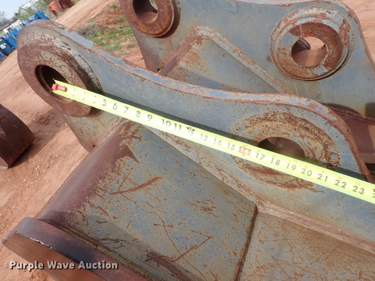 image for item DJ5526 TAG  42"W excavator bucket