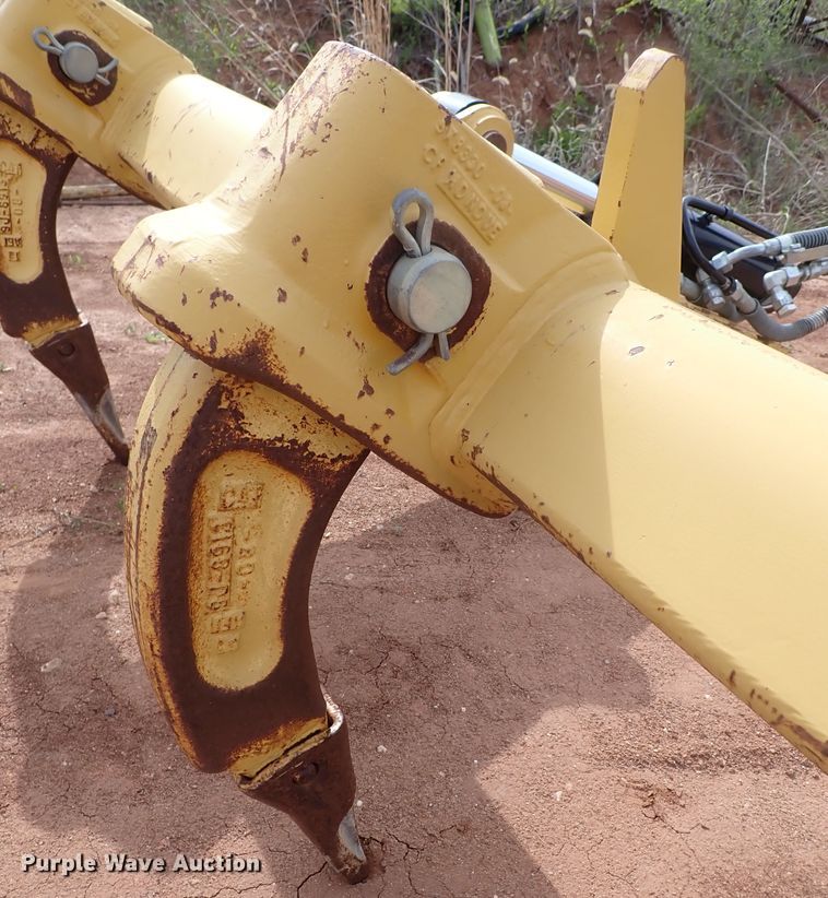 image for item DJ5528 Caterpillar 963D  ripper